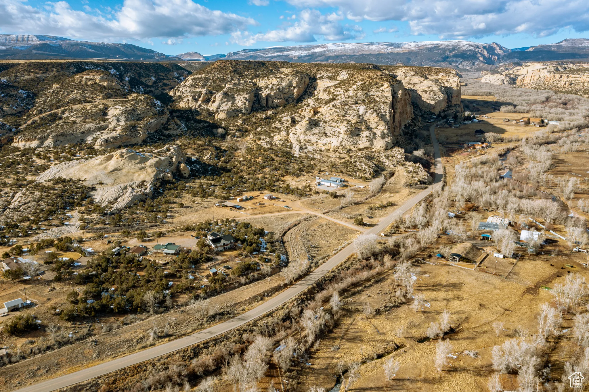 Drone / aerial view featuring a mountain view