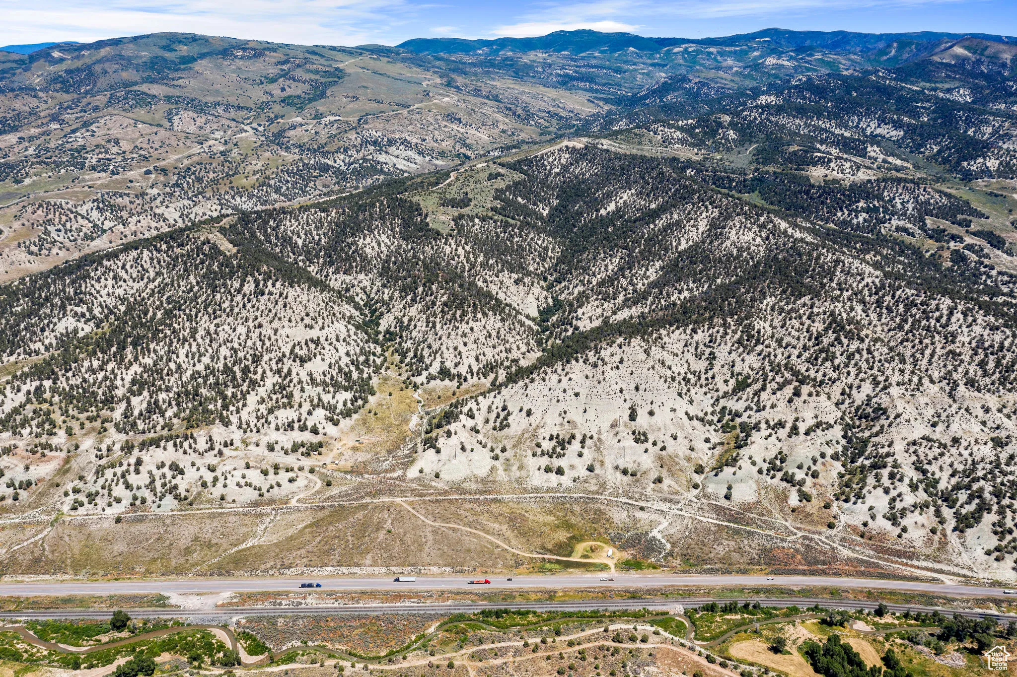 Bird's eye view with a mountain view