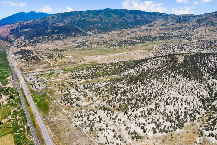 Bird's eye view with a mountain view