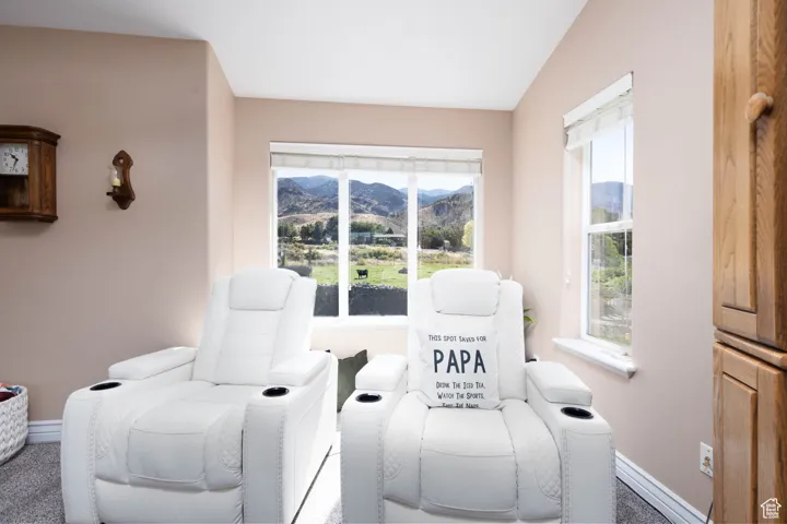 Sitting room with baseboards