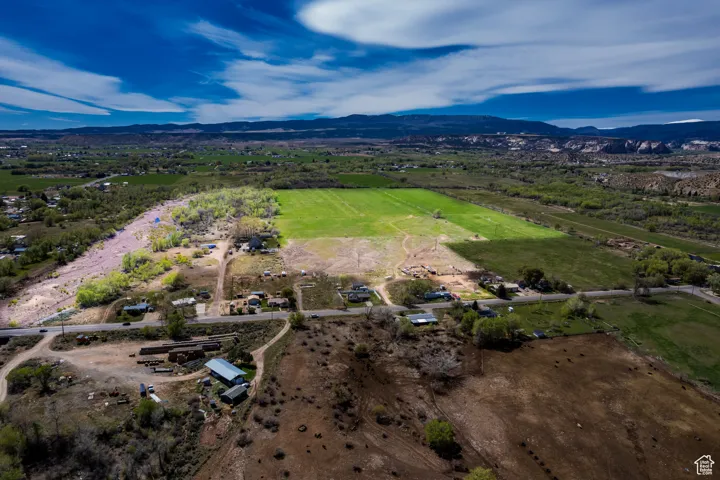Bird's eye view featuring a mountain view and a rural view