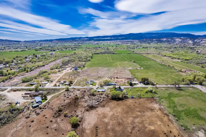Bird's eye view featuring a mountain view and a rural view