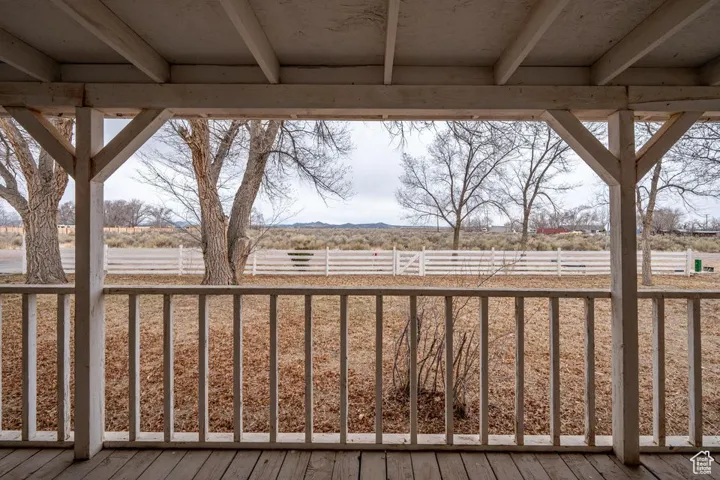 Balcony featuring a rural view