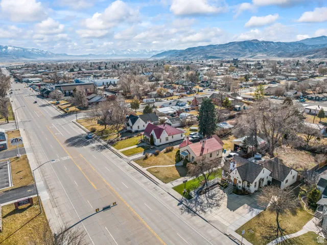 Bird's eye view featuring a mountain view and a residential view