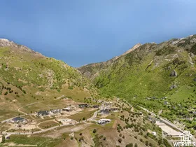 Aerial view with a mountain view