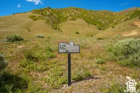 View of mountain feature