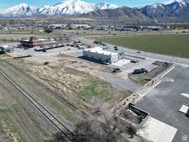 Aerial view with a mountain view