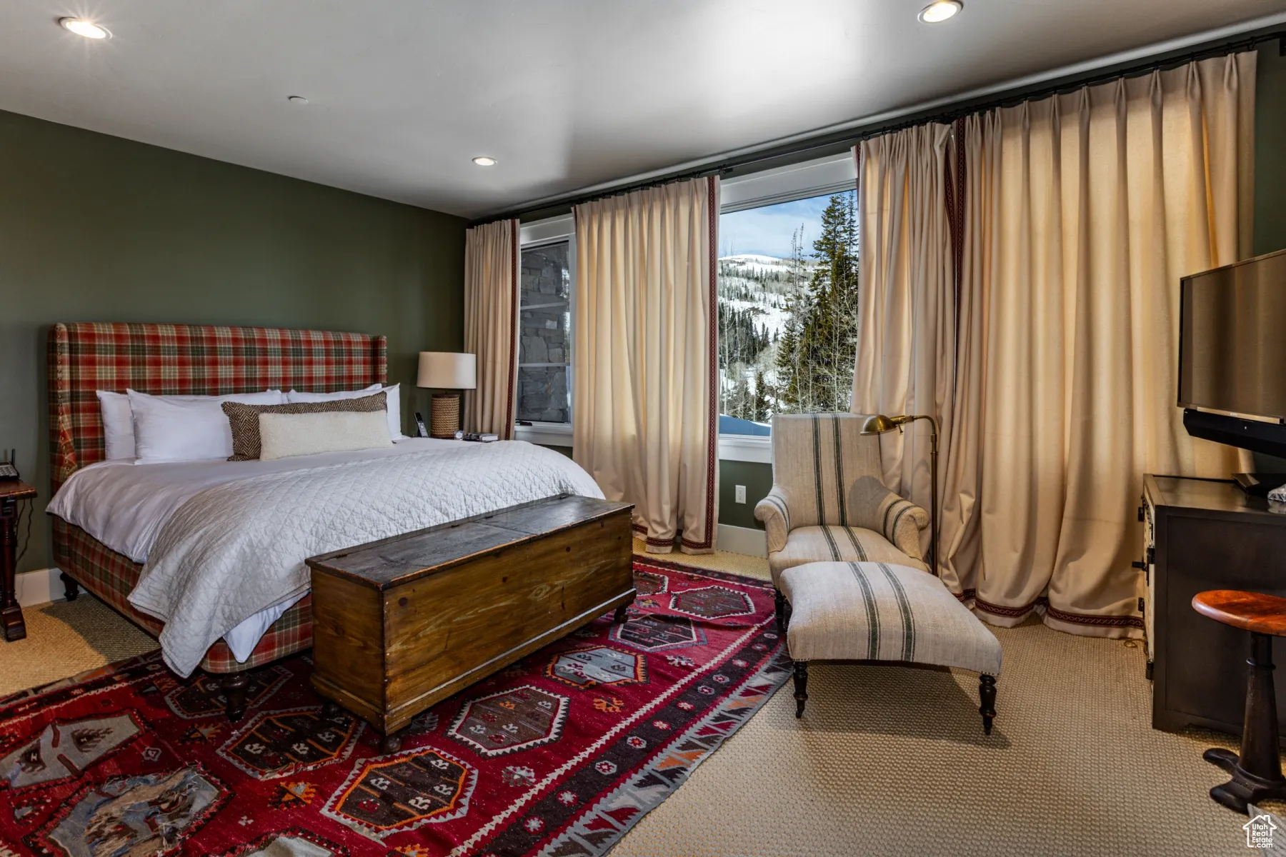 Bedroom featuring recessed lighting and carpet floors