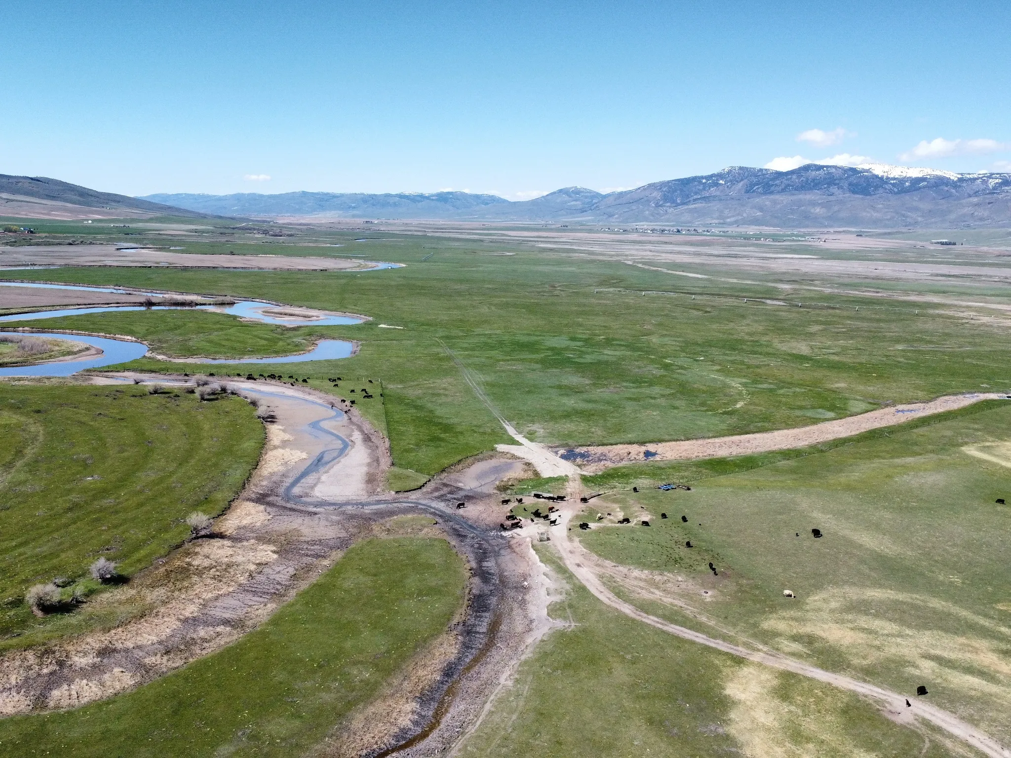 Bird's eye view of a water and mountain view