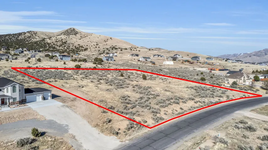 Drone / aerial view featuring a mountain view