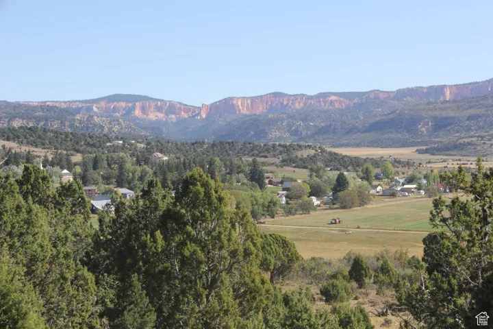 View of mountain feature