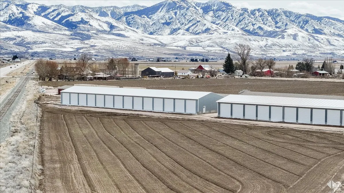 Deck with a mountain view