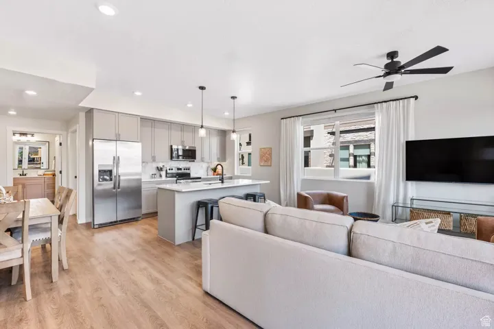 875 W Akoya Pearl St #101-b, St. George, Utah 84790