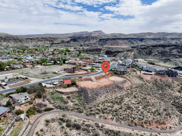 Drone / aerial view featuring a mountain view