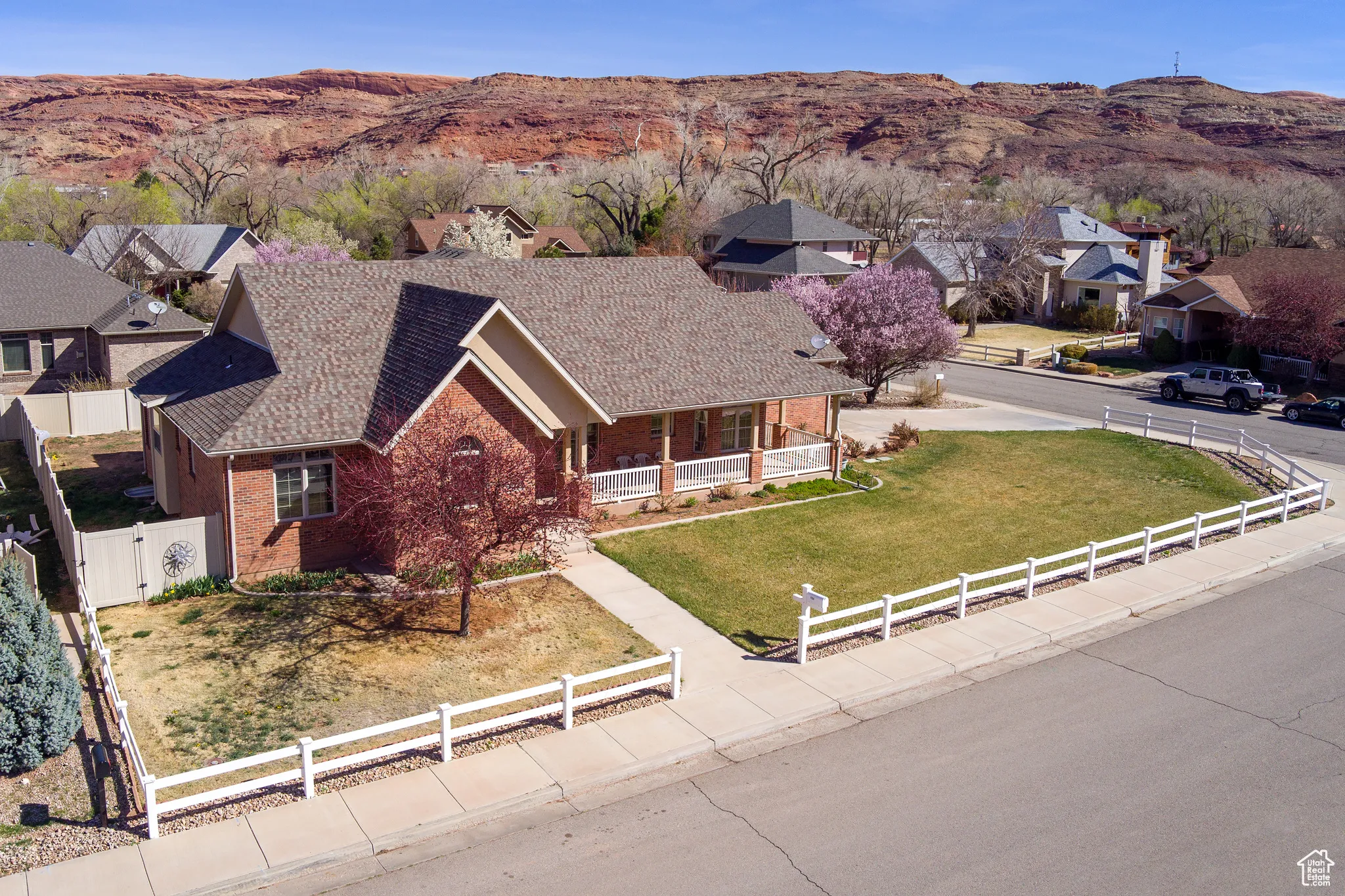 Drone / aerial view featuring a residential view and a mountain view