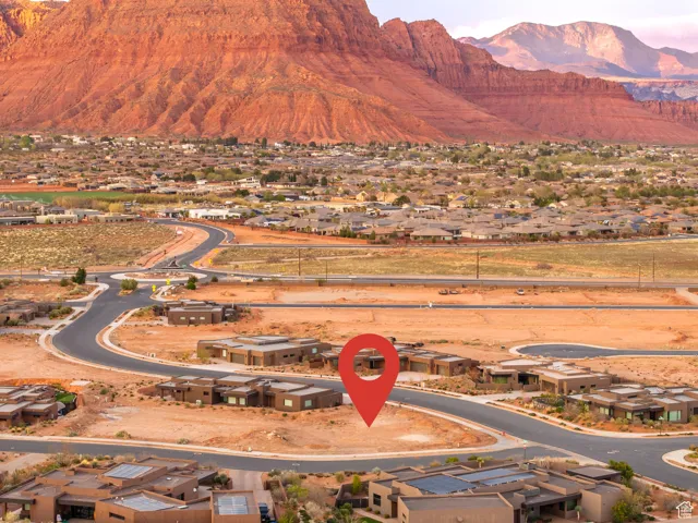 Bird's eye view featuring a mountain view and a residential view