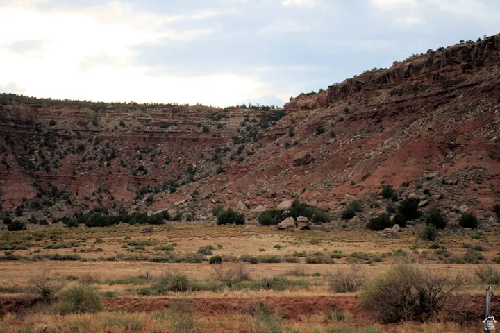 View of mountain feature