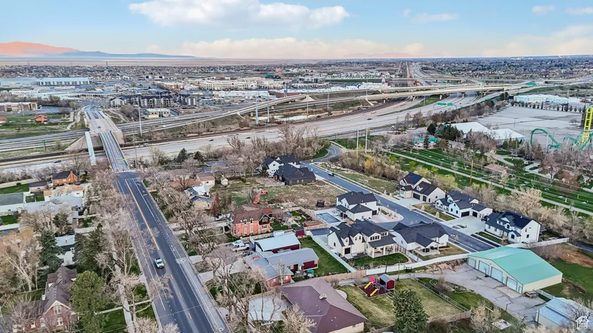 Aerial view with a mountain view and a residential view