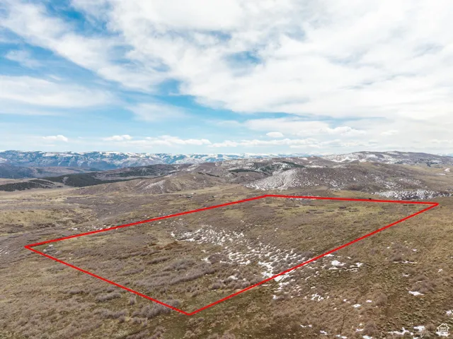 Bird's eye view with a mountain view