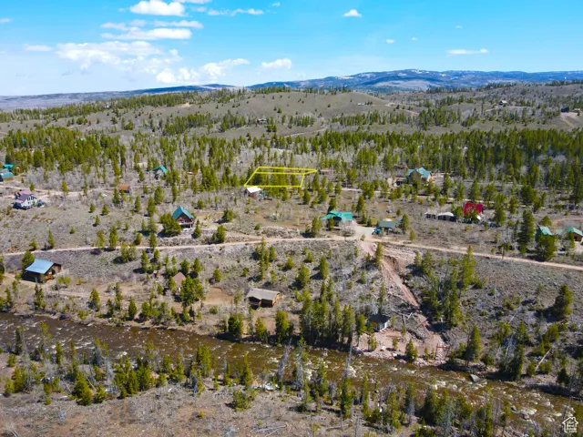 Bird's eye view with a mountain view