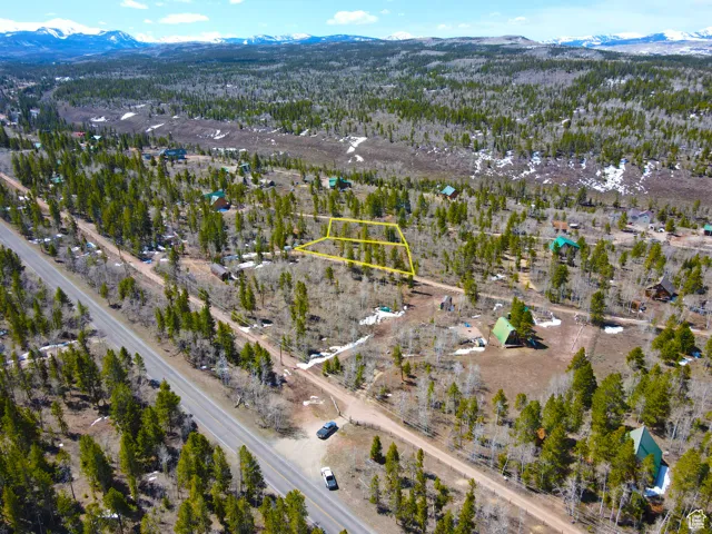 Bird's eye view with a mountain view
