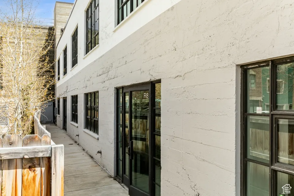 View of home's exterior