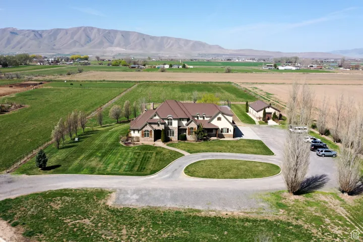 Drone / aerial view featuring a rural view and a mountain view