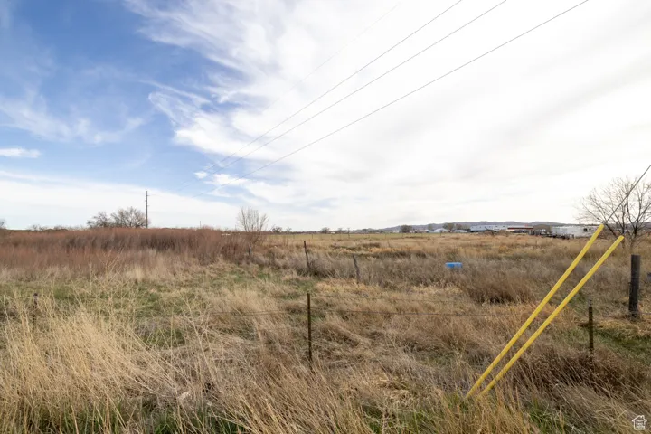 View of yard featuring a rural view
