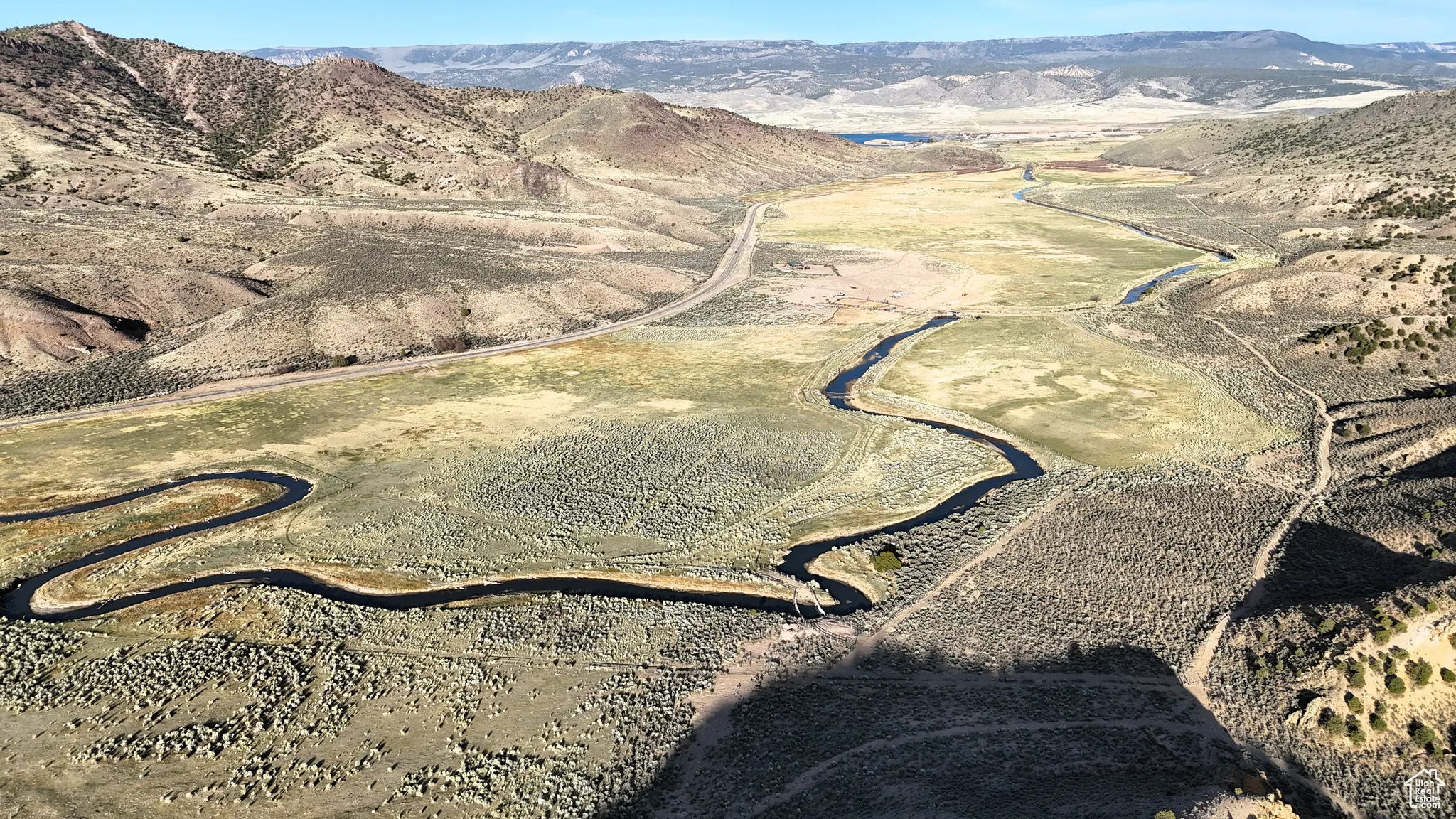 Bird's eye view featuring a mountain view