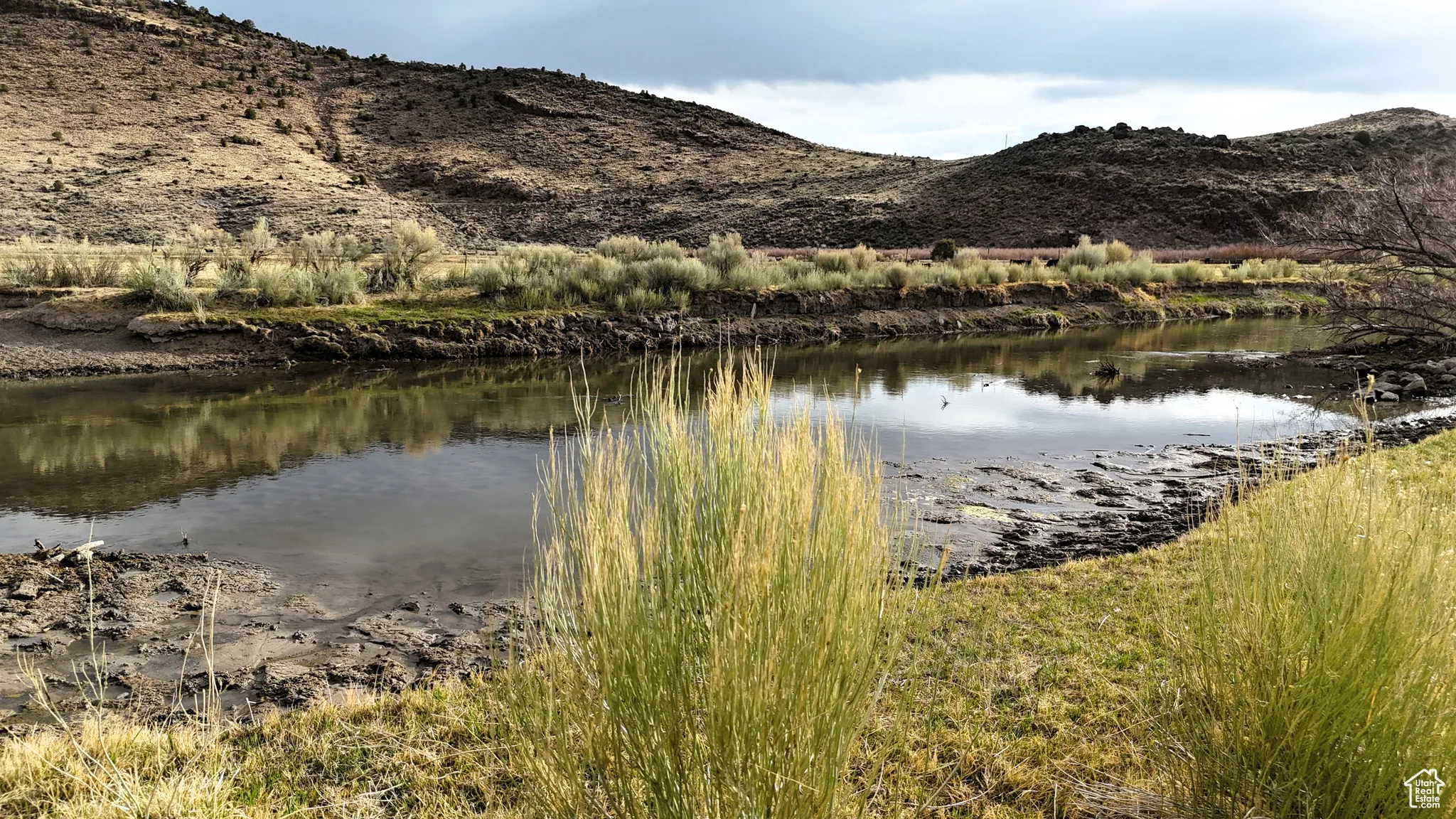 Water view with a mountain view