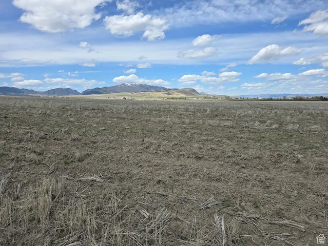 View of mountain feature