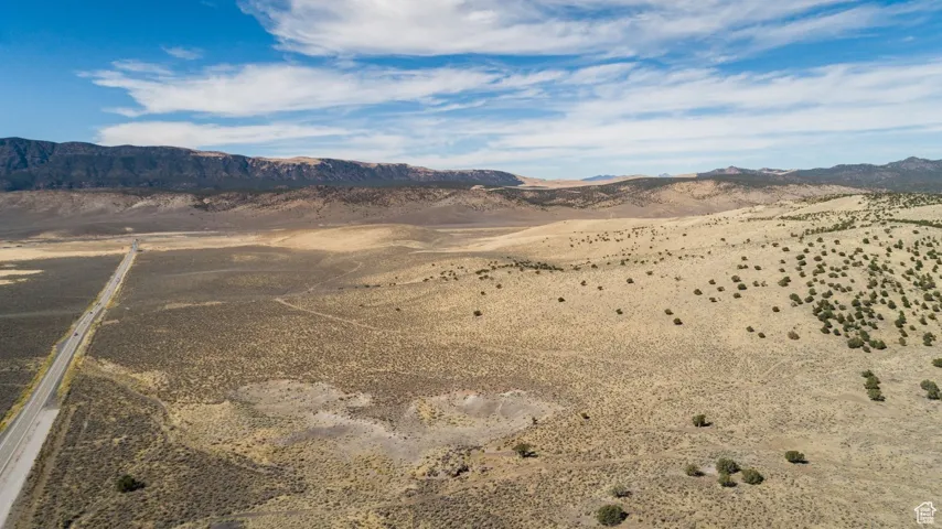 Mountain view with a desert view