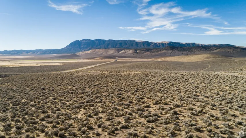 View of mountain feature