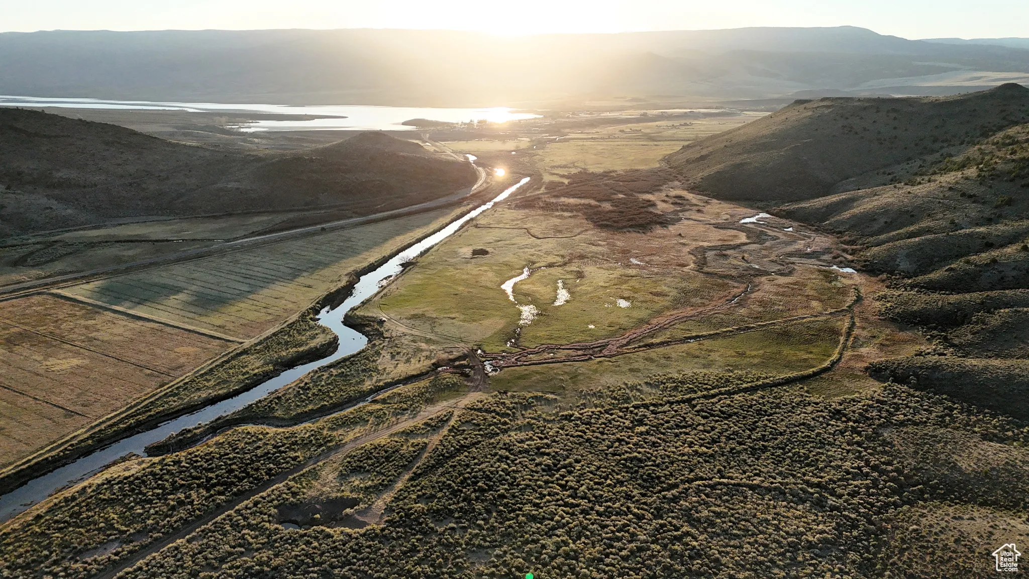 Detailed view of a mountainous background