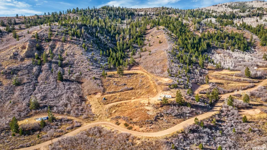 Drone / aerial view featuring a mountain view