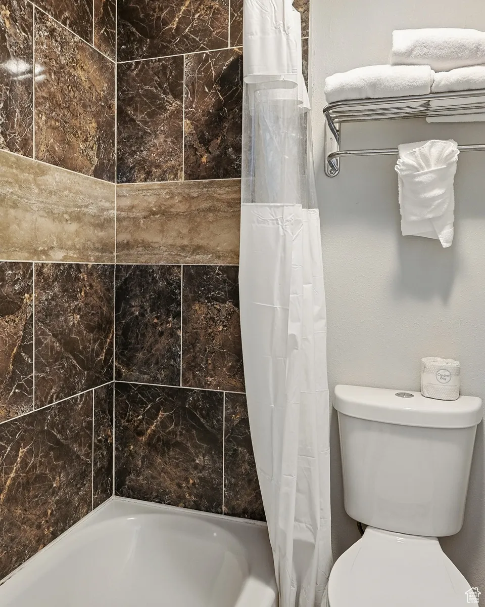 Double Room Bathroom