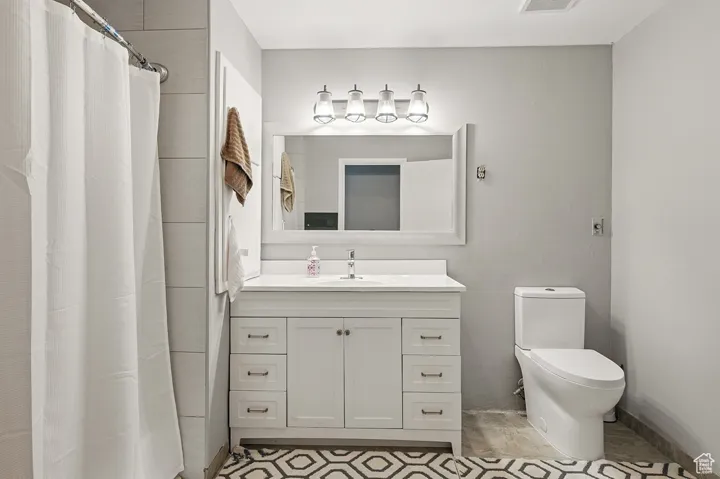 63 E Main, Bicknell, Utah 84715
