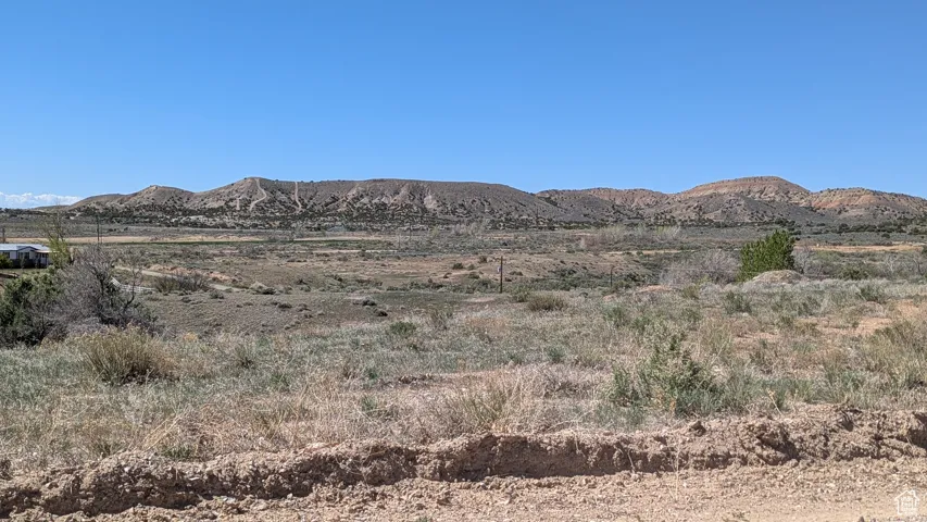 View of mountain feature