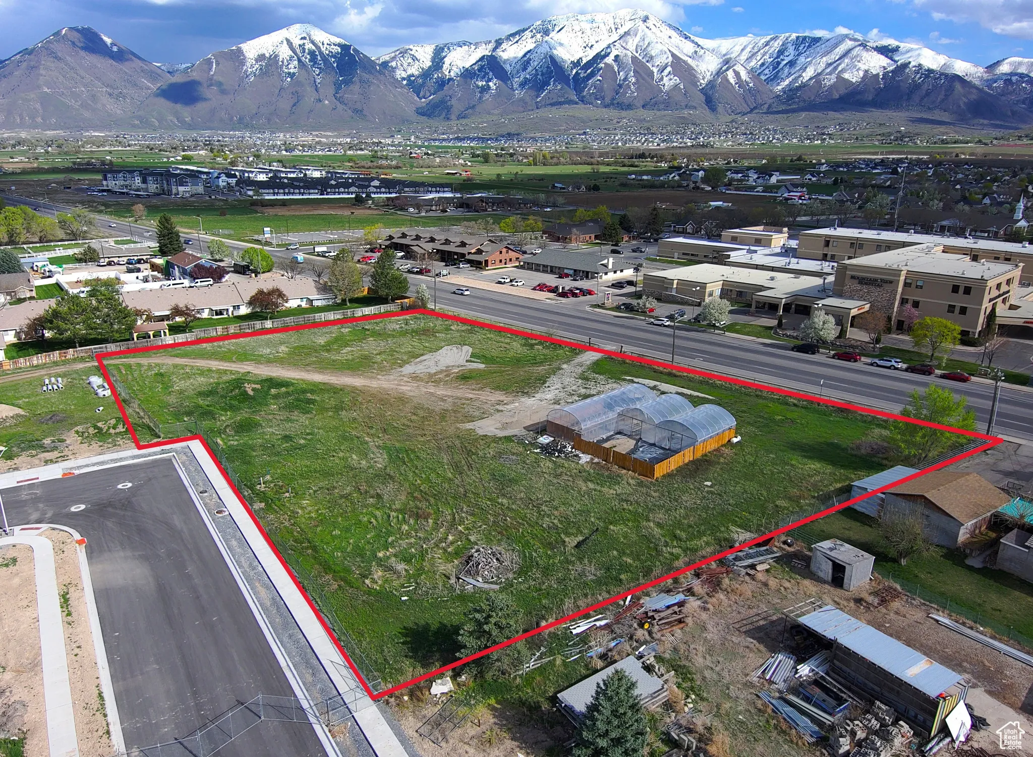 Aerial view featuring a mountain view