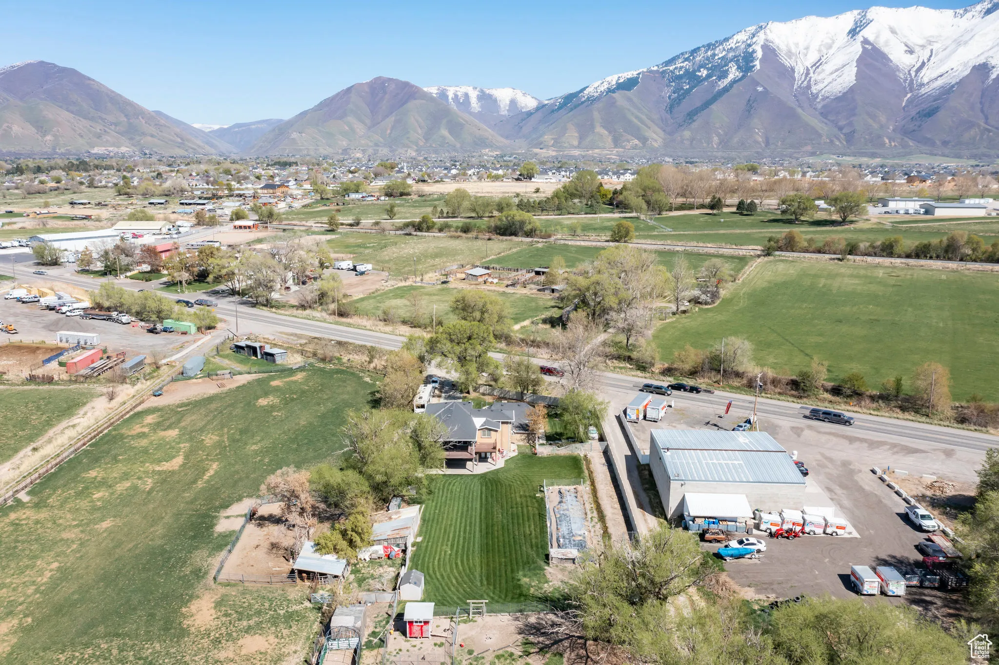 Aerial view featuring a mountain view and a rural view