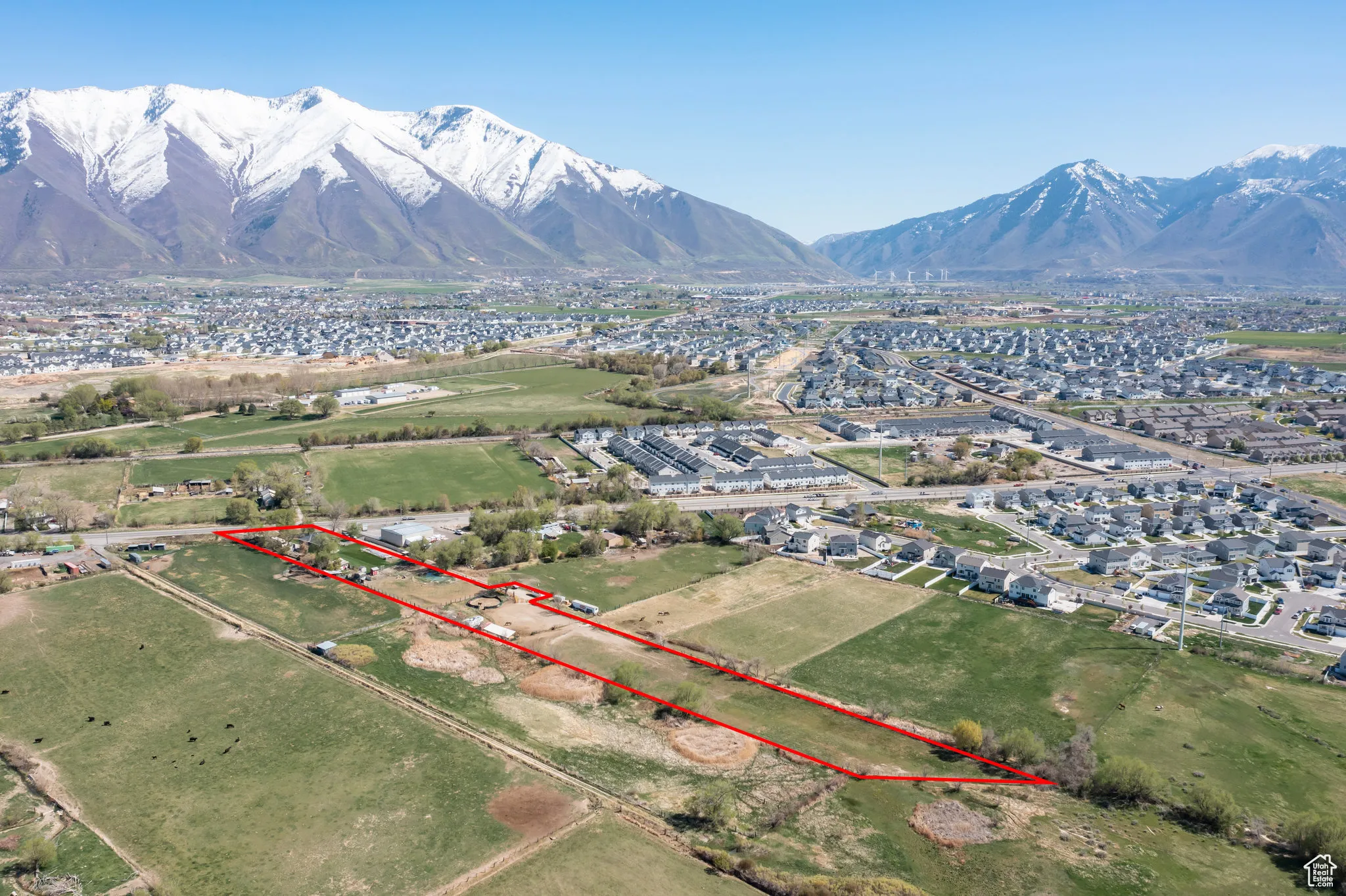 Drone / aerial view with a mountain view