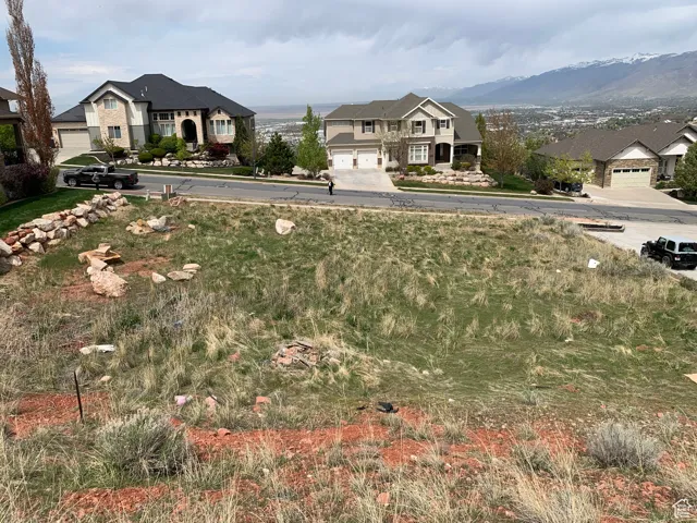 View of yard with a mountain view