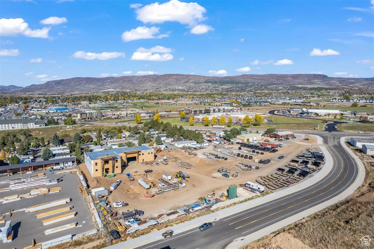 Drone / aerial view featuring a mountain view