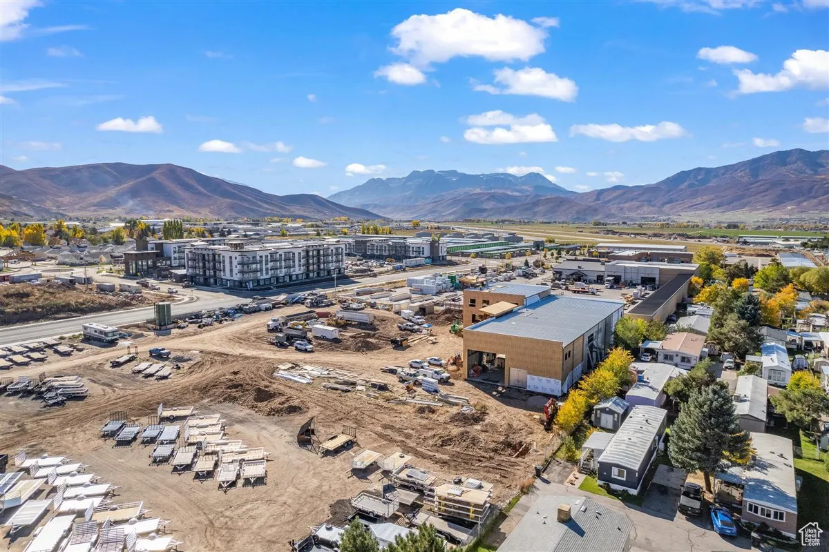Drone / aerial view featuring a mountain view