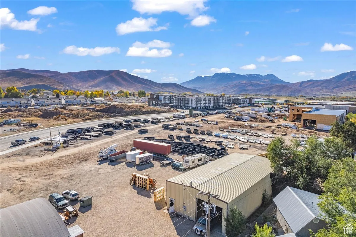 Bird's eye view featuring a mountain view