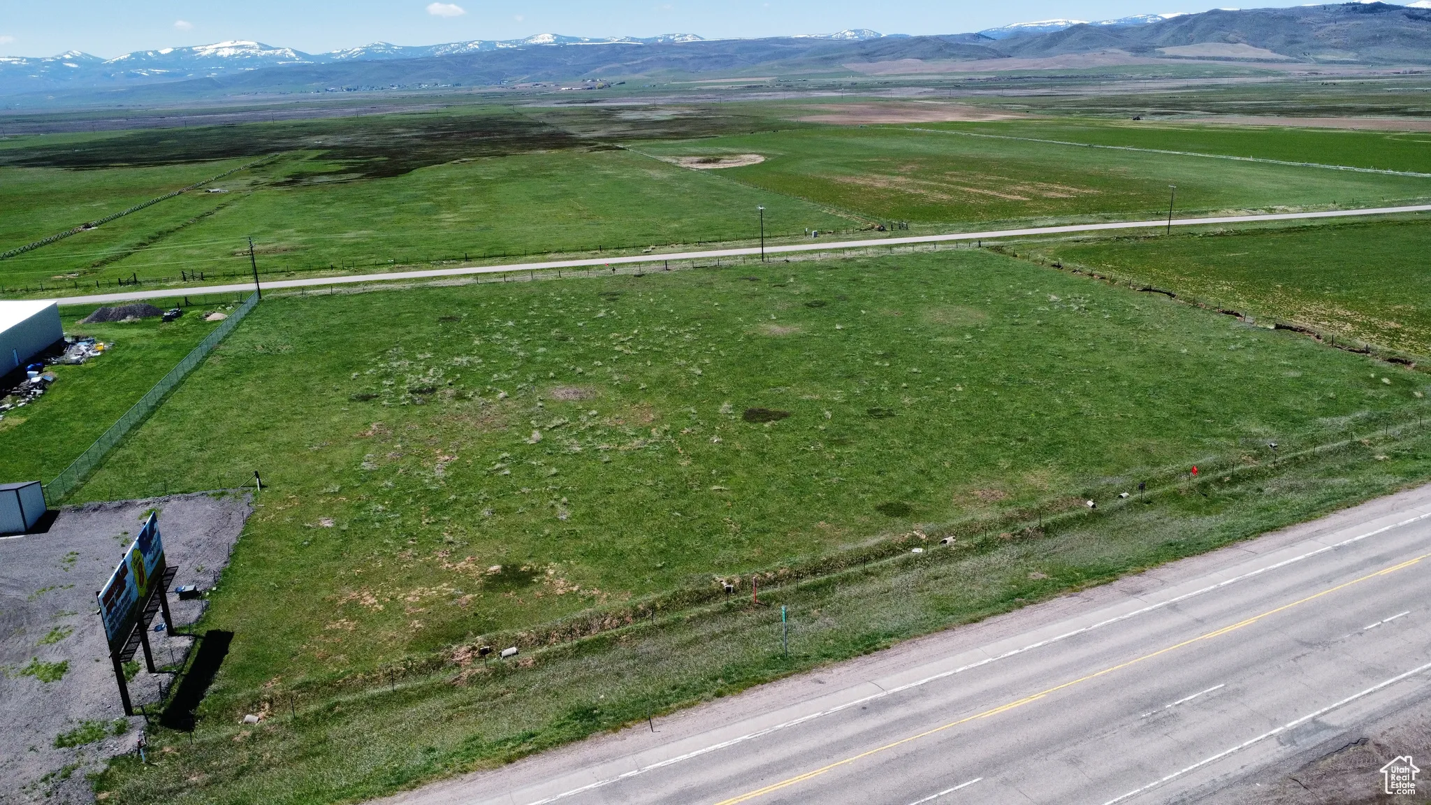 Overview of rural landscape with mountains