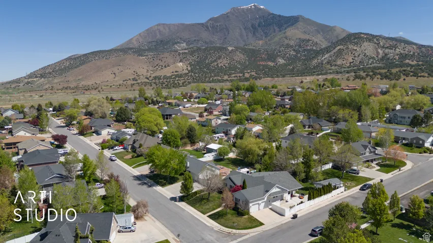 Aerial view featuring a mountain view and a residential view