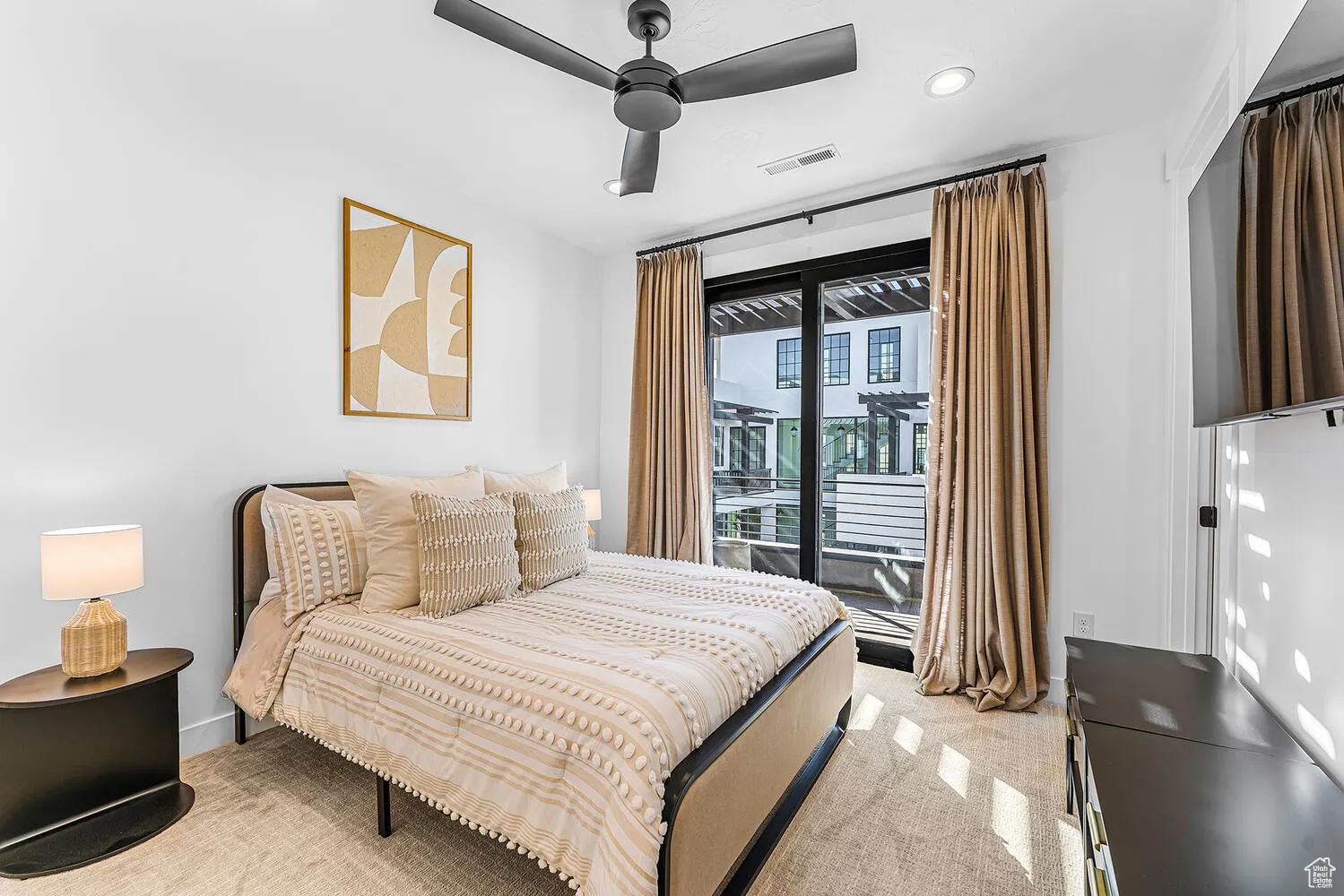 Bedroom featuring access to exterior, light carpet, a ceiling fan, baseboards, and recessed lighting