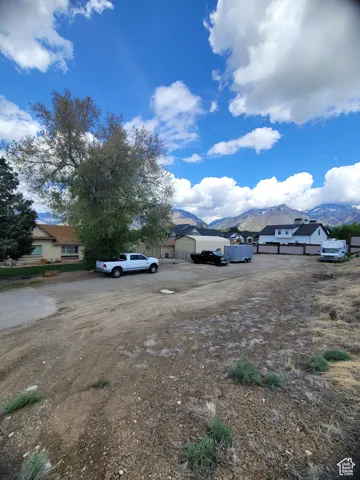 View of yard featuring a mountain view