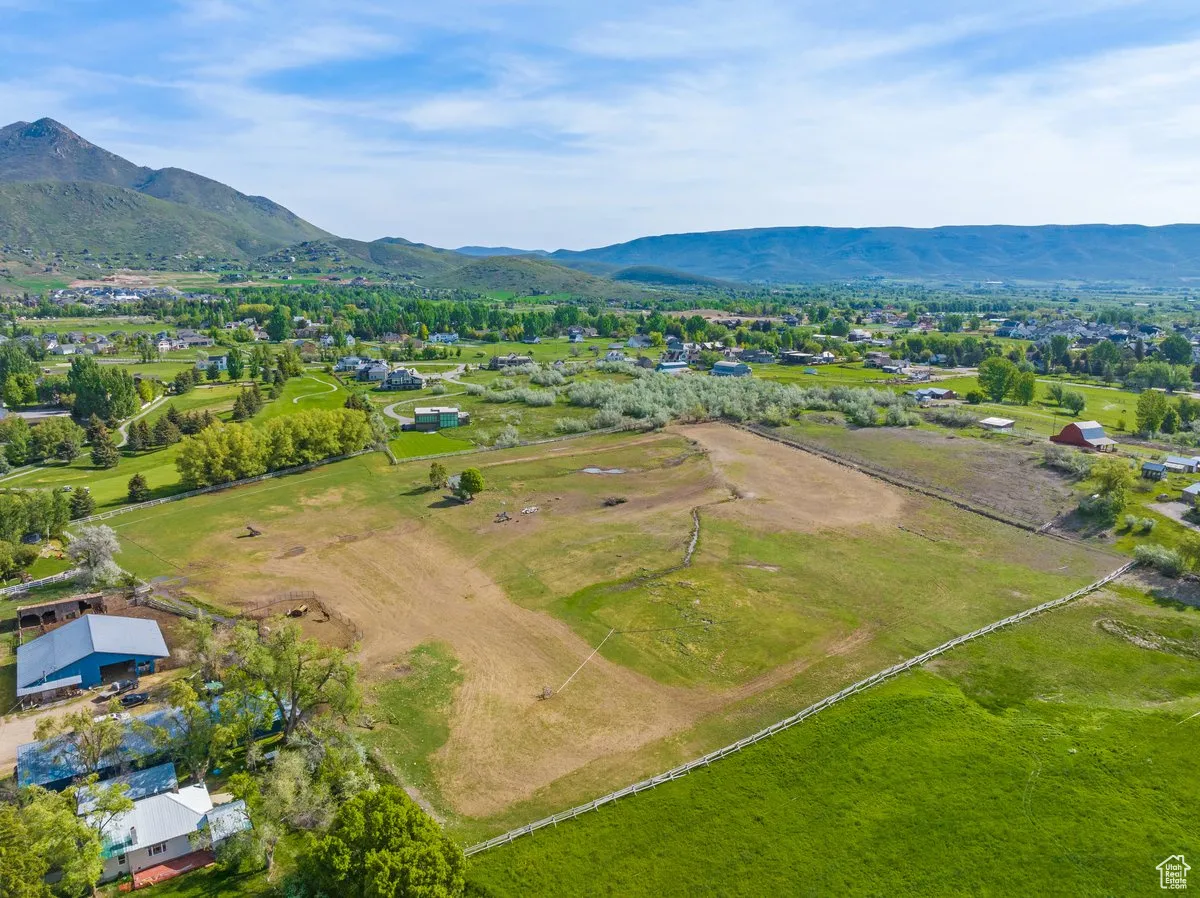 View of property location featuring mountains